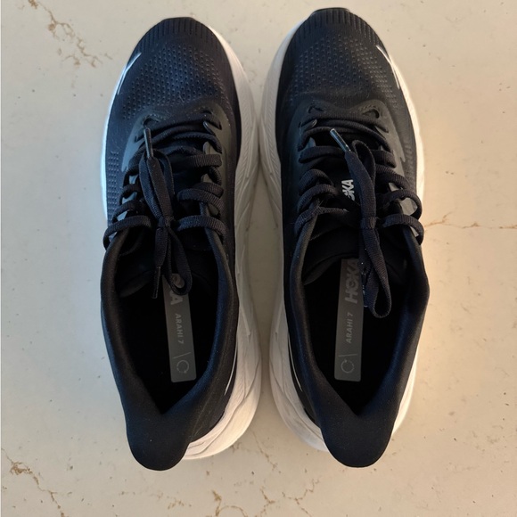 Hoka Arahi 7 Worn Once - Picture 2 of 5